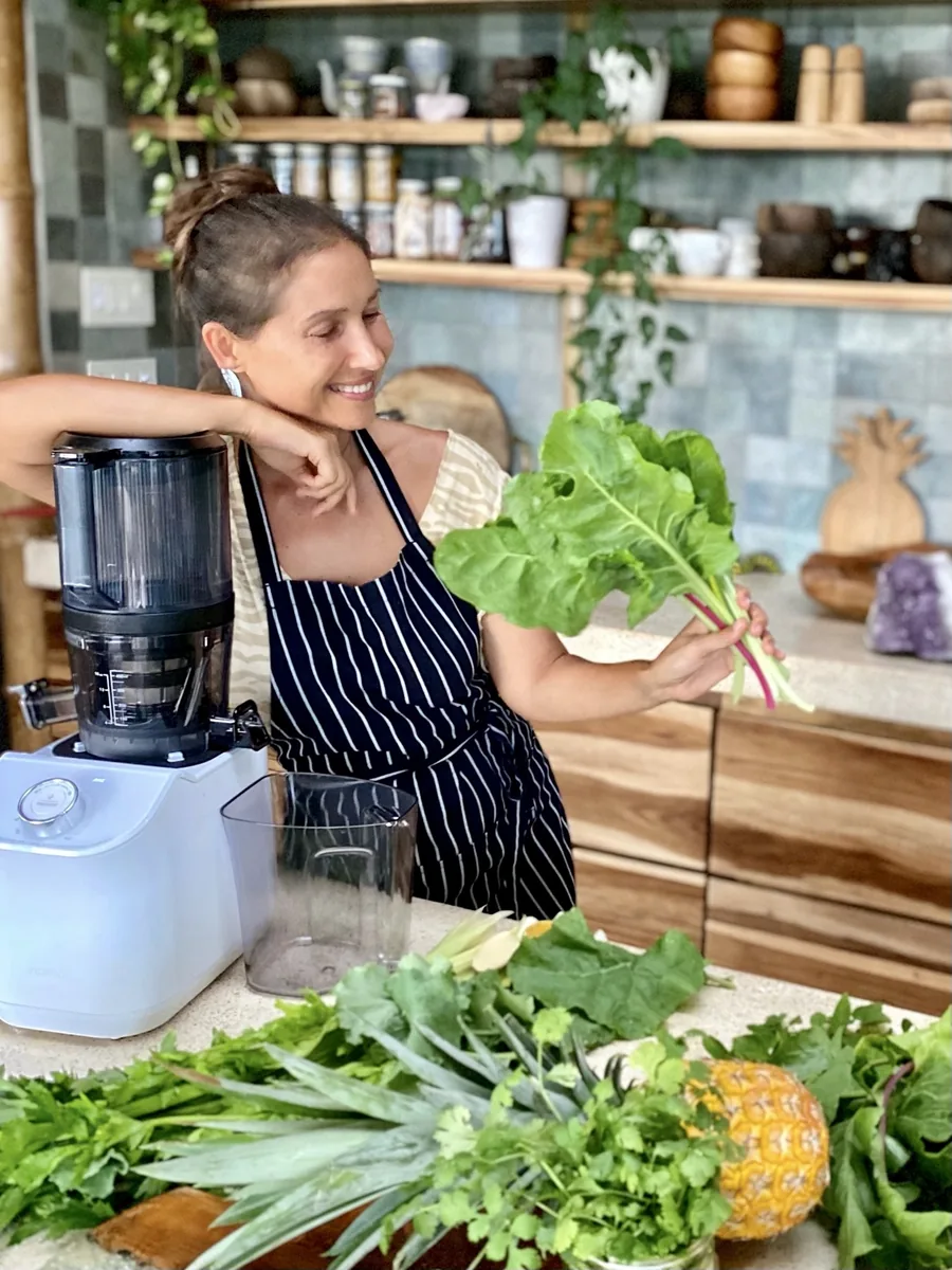 Cooking class with fresh greens and tropical produce in the Wilder kitchen